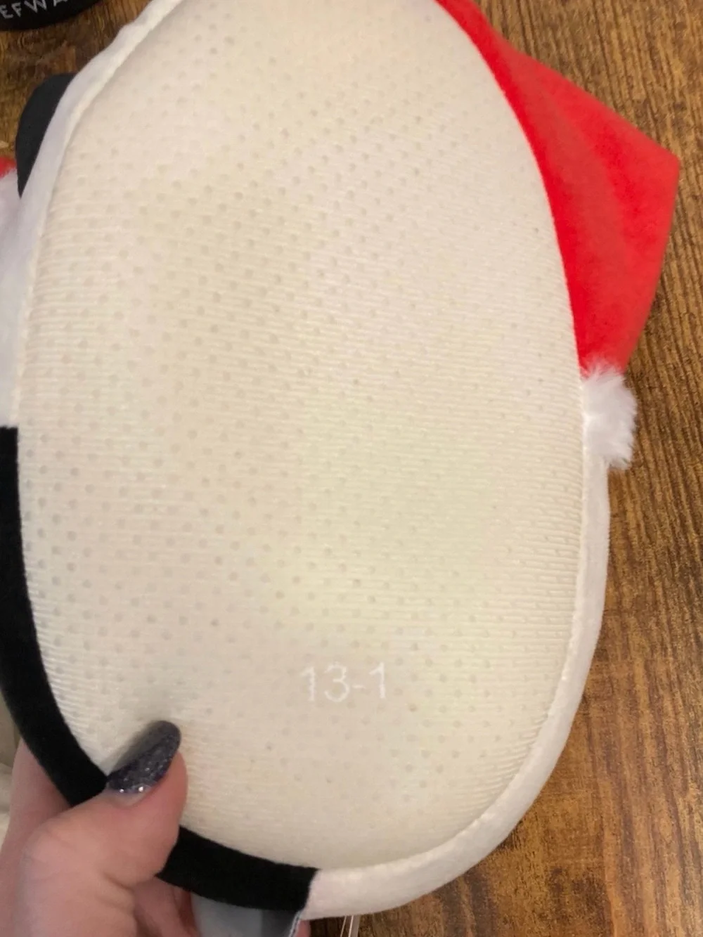 Squishmallows Kids' Santa Hat Cat Slippers - Off-White Size 13-1 New